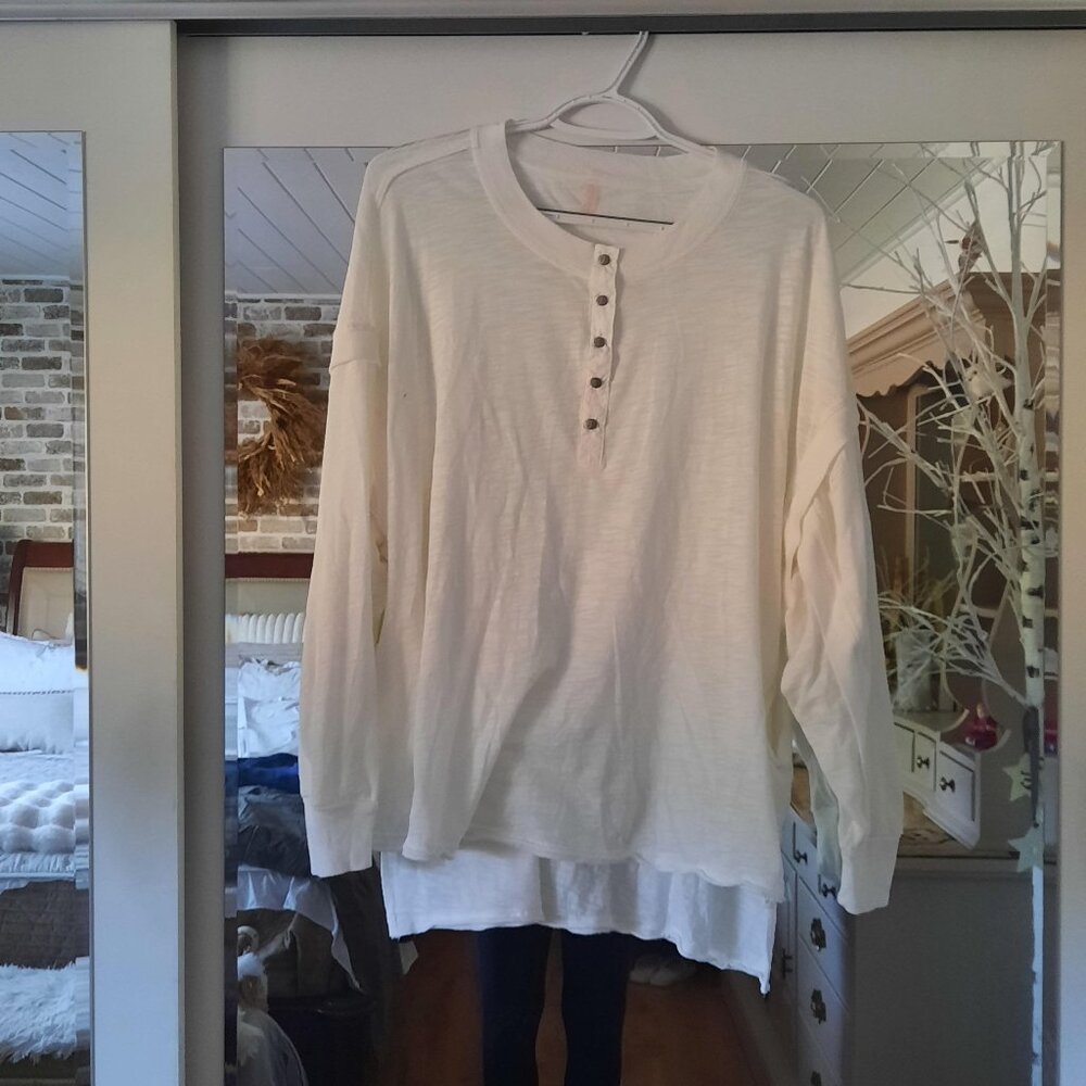 Free People Oversize long sleeve white tee